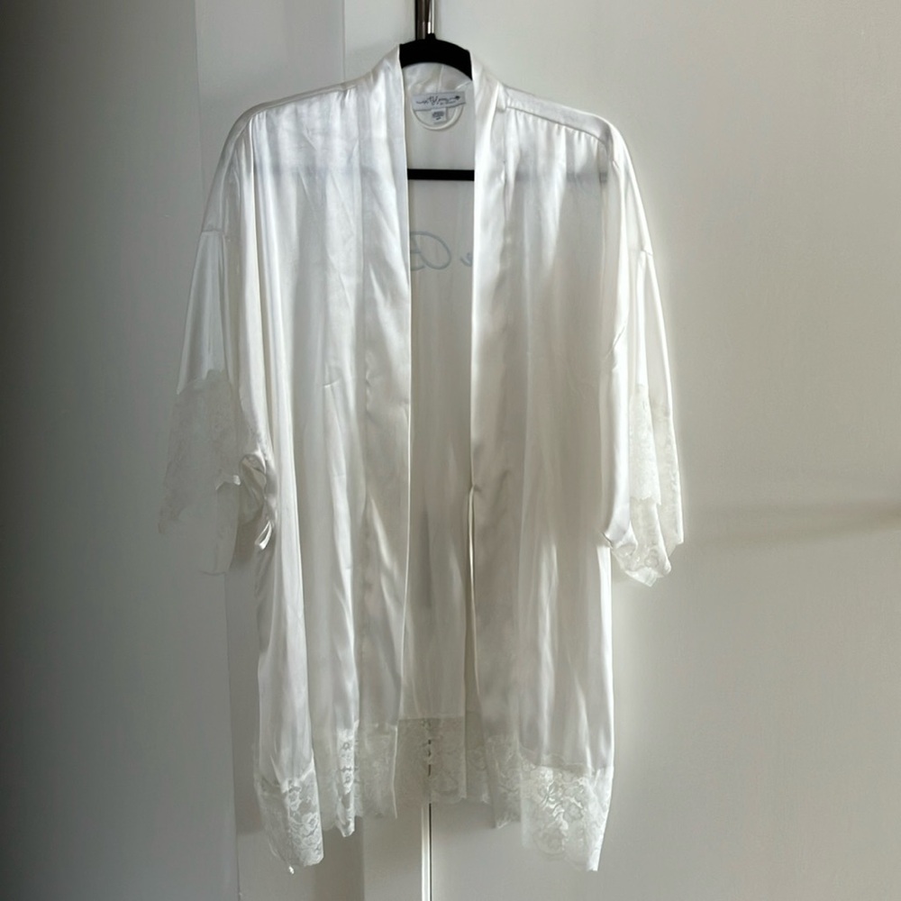 In Bloom White Wedding Robe Intimates Sleepwear